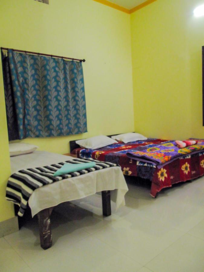 Gangotri Paying Guest House Hotel